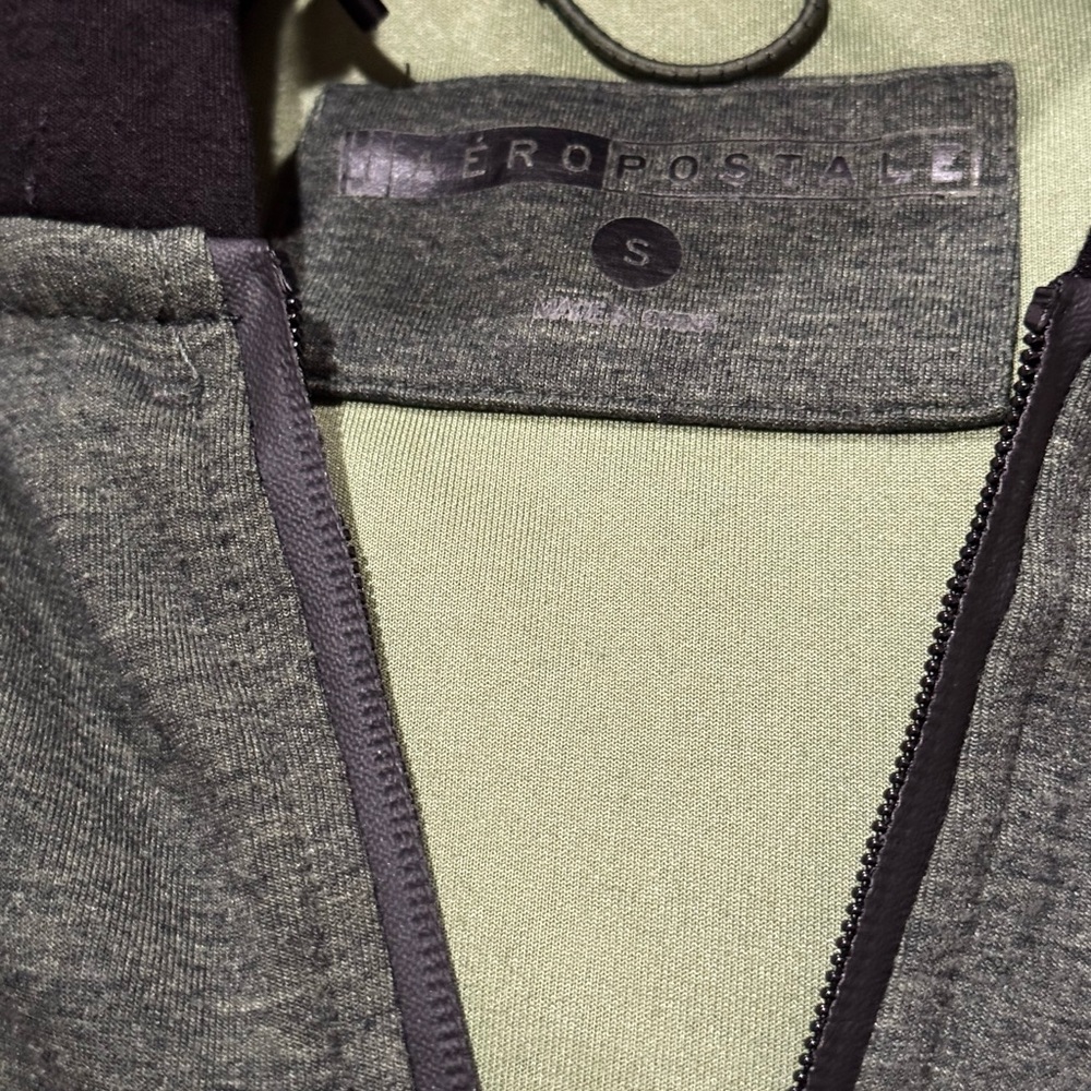 Aeropostale Green and Black Hoodie - Picture 5 of 5